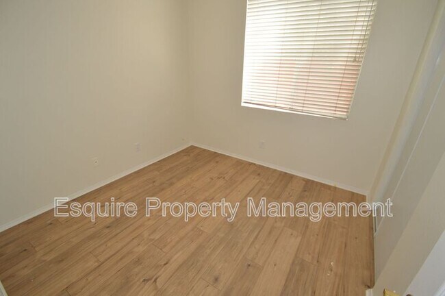 Building Photo - 658 Avenida Valencia