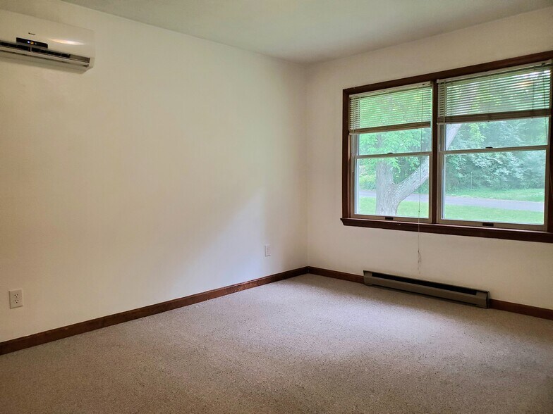 Building Photo - 121 Edith St