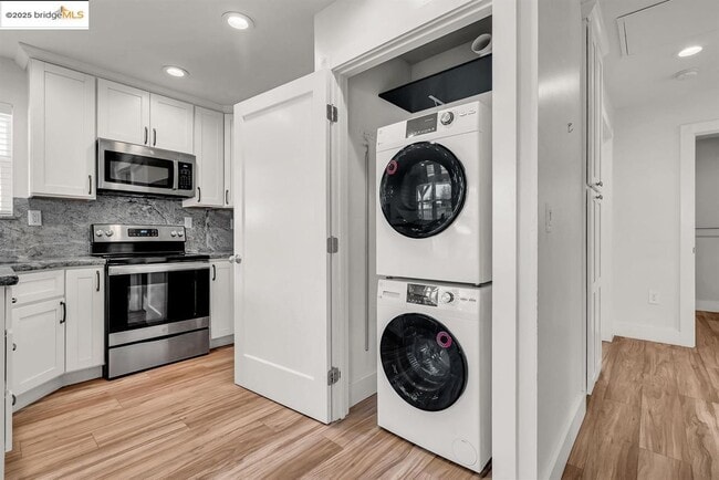 Building Photo - 507 Maple St