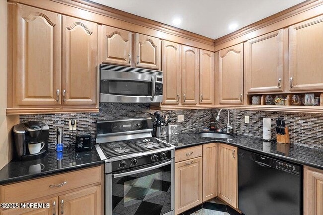 Building Photo - 11 Desiree Ct