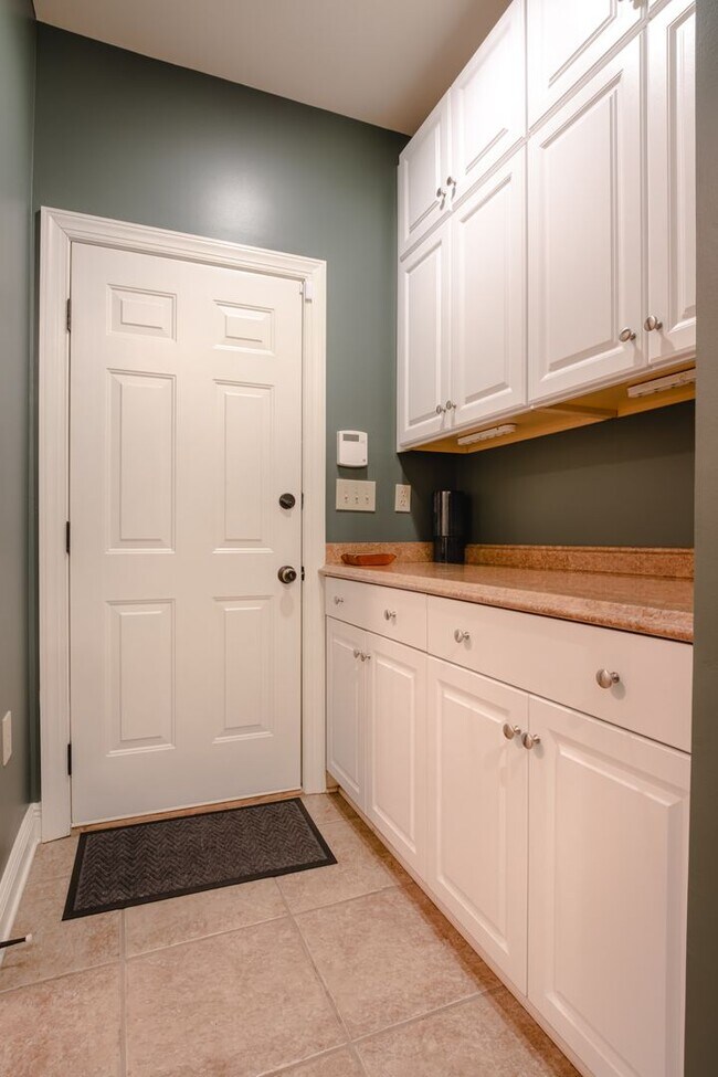 Building Photo - Solamere Subdivision