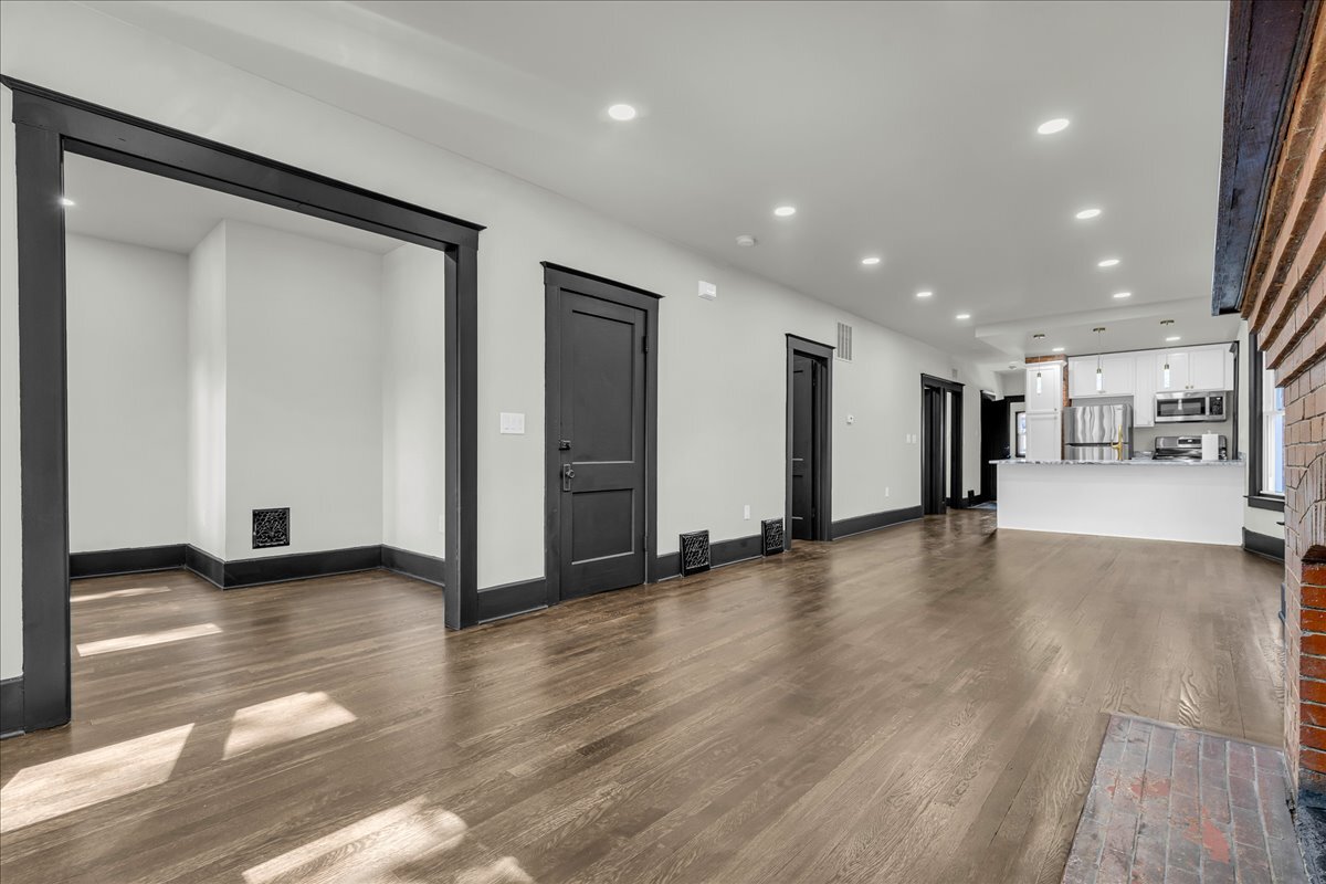 Building Photo - 5238 Commonwealth St