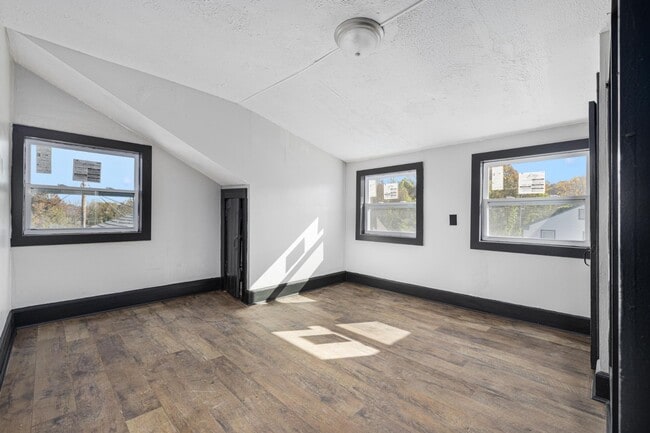 Building Photo - 3800 Memorial Blvd