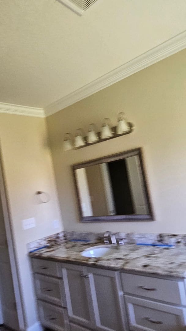 Building Photo - Knights Landing four bedroom home