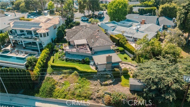 Building Photo - 730 St James Pl