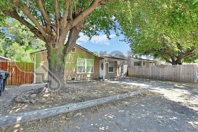 Building Photo - 2313 Piercy Way