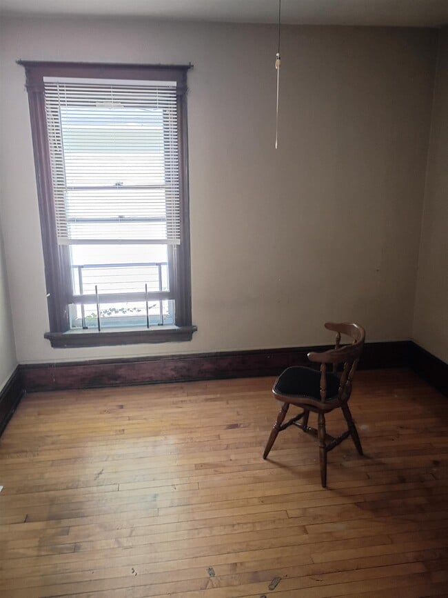 Building Photo - 511 W Mifflin St