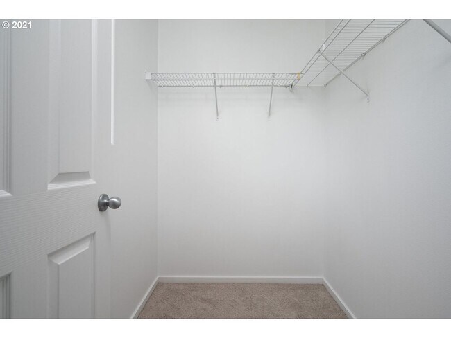 Building Photo - Great Townhouse near Tanasborne