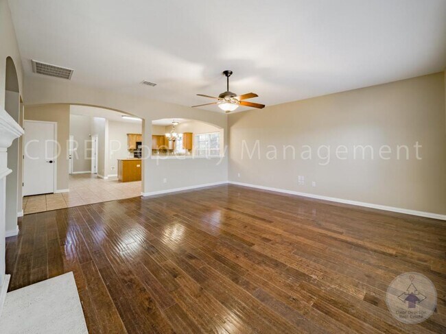 Building Photo - 4016 Summerhill Ln