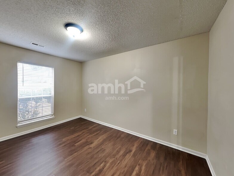 Building Photo - 16518 Amber Field Dr