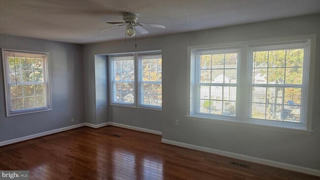 Building Photo - 12131 Salemtown Dr