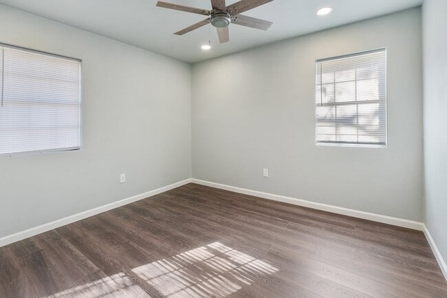 Building Photo - 208 N Coleman St