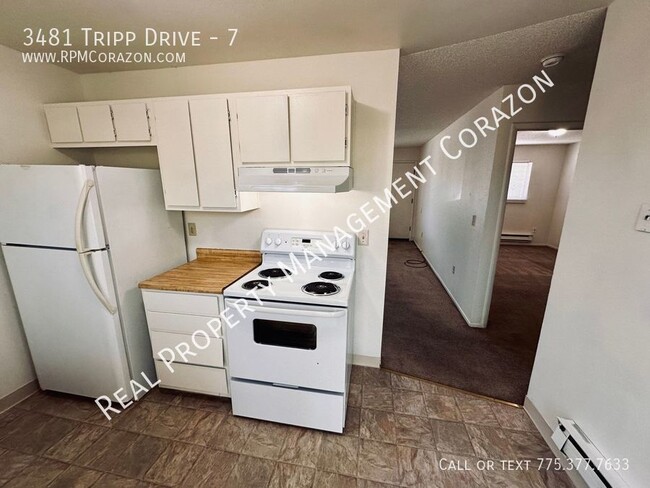 Building Photo - Spacious upstairs unit w/ dishwasher/wall ...