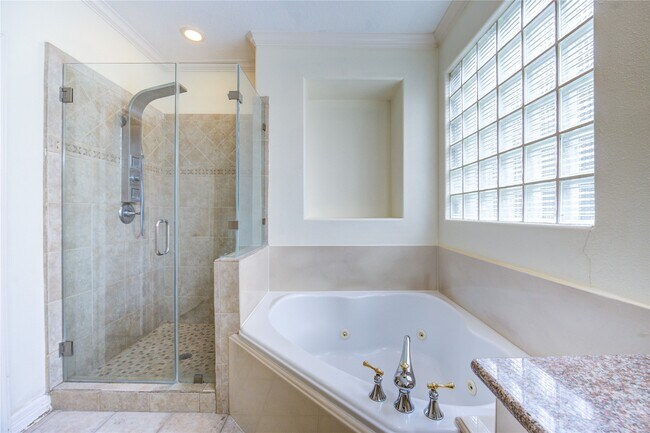 Building Photo - 2915 Monet Dr