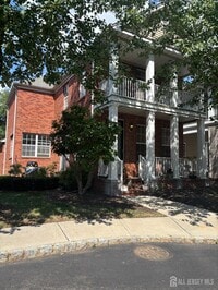 Building Photo - 33 Central Square Park