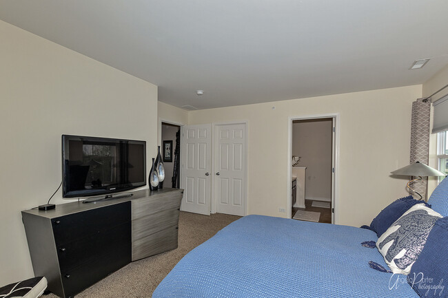 Building Photo - 9870 Williams Dr
