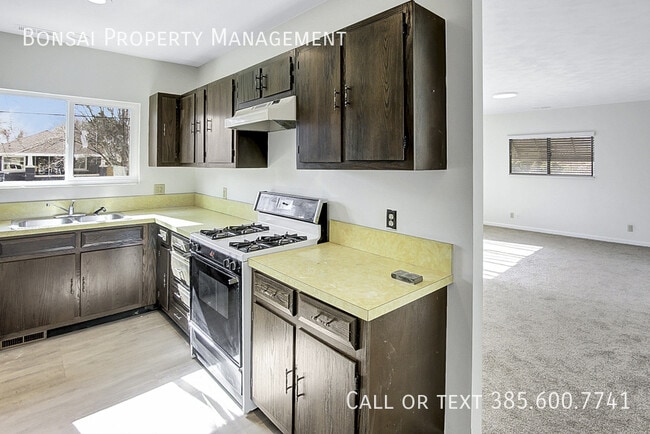 Building Photo - 1430 Denver St