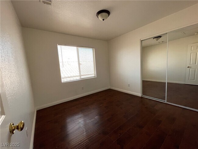 Building Photo - 4364 Mesa Hill Dr
