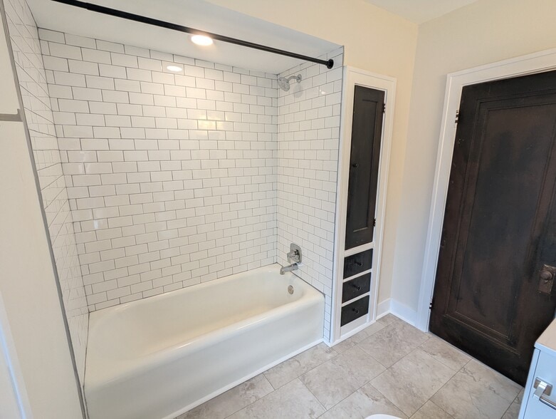 Building Photo - 1510 Wood Rd