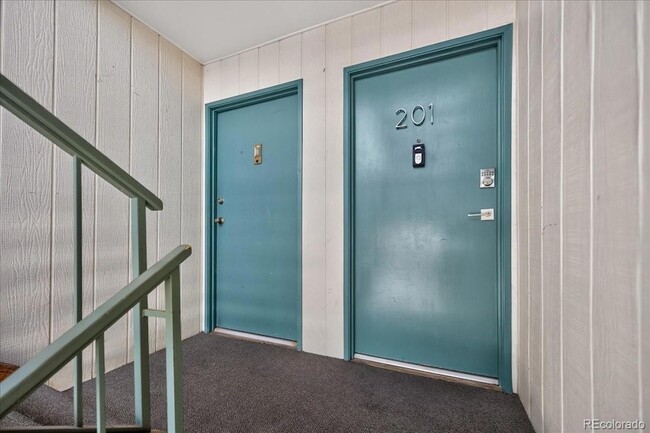 Building Photo - 2150 S Vaughn Way