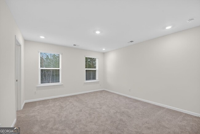 Building Photo - 140 Hazel Dr