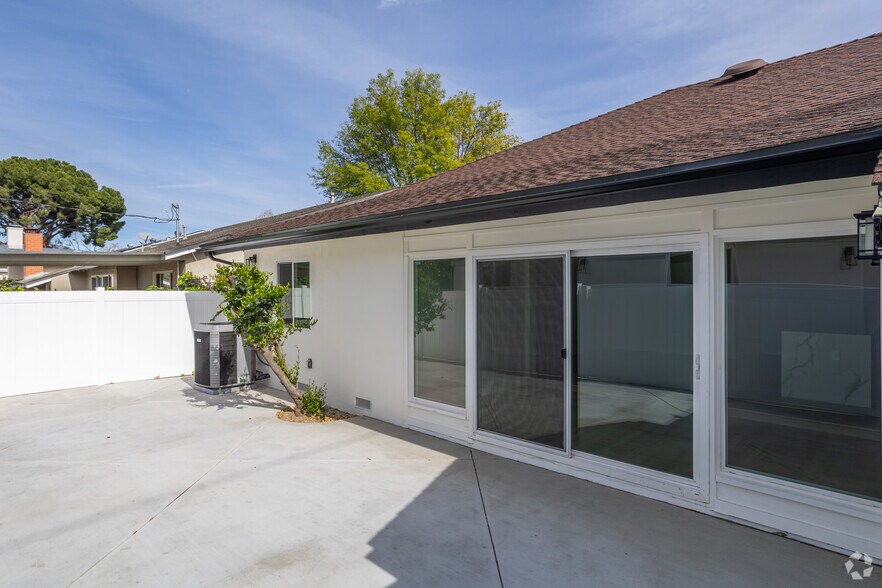 Building Photo - 8601 Delco Ave