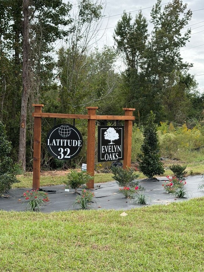 Building Photo - Latitude 32
