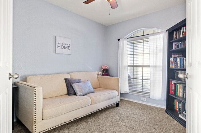 Building Photo - Single story home with study located in Miramar.