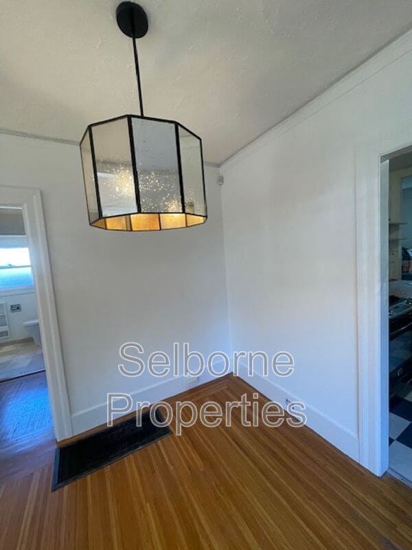 Building Photo - 1424 E 20th St