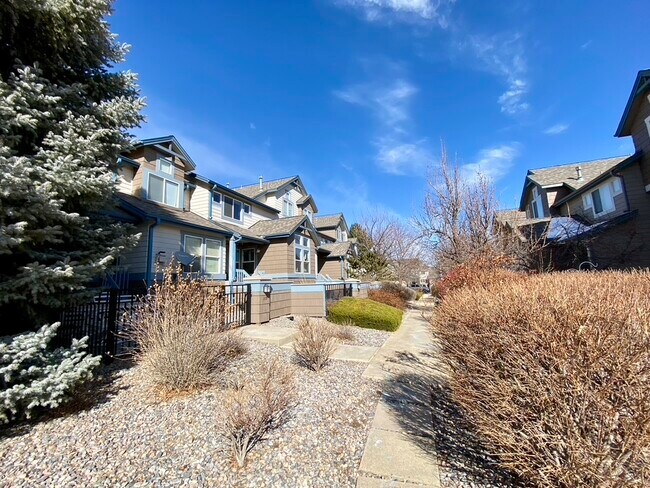 Building Photo - 111 Rowena Pl