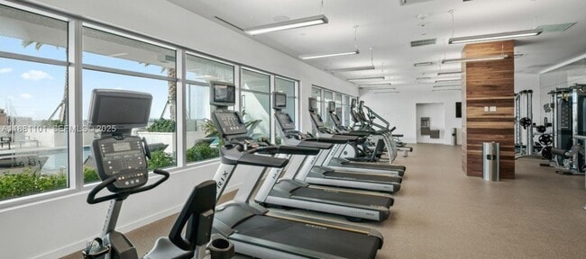 Building Photo - 591 Evernia St