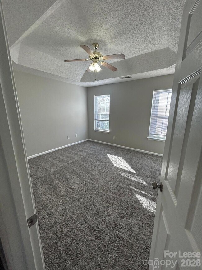 Building Photo - 9510 Isaac Hunter Dr