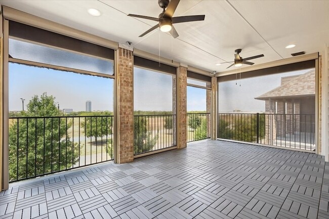 Building Photo - 4261 Shavano Dr