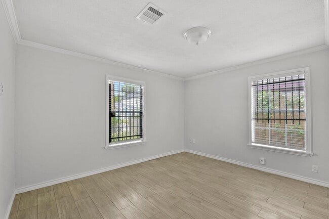 Building Photo - 3718 Dreyfus St
