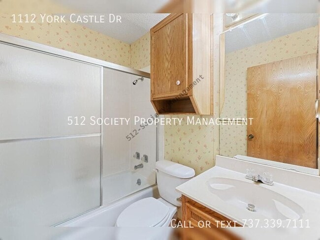 Building Photo - 1112 York Castle Dr