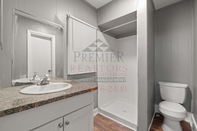 Building Photo - 617 32nd St