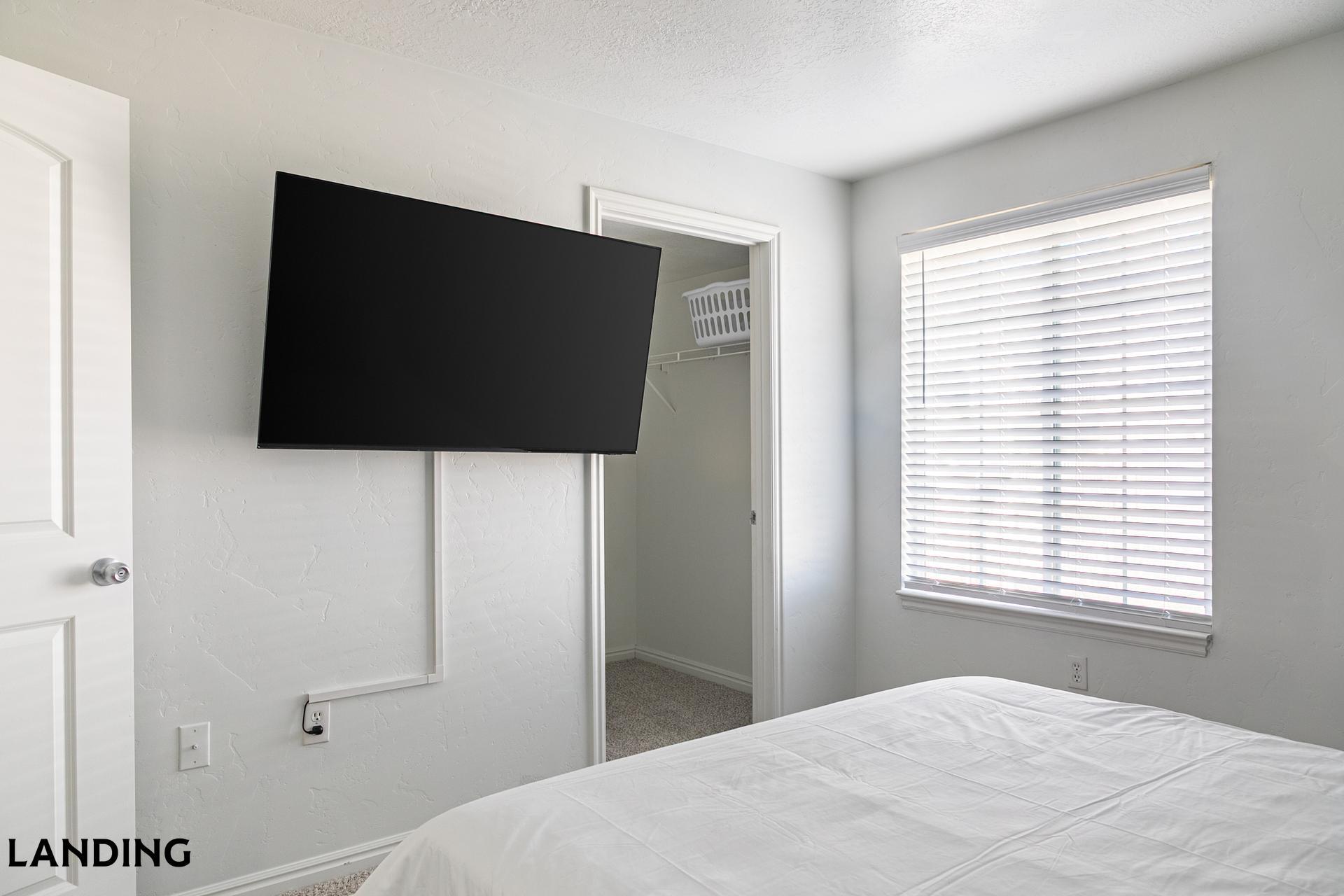 Building Photo - 5657 W Barn Rd