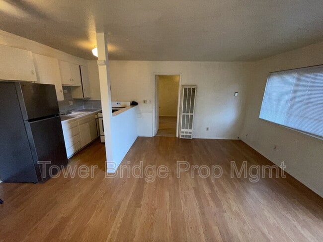 Building Photo - 2612 Connie Dr
