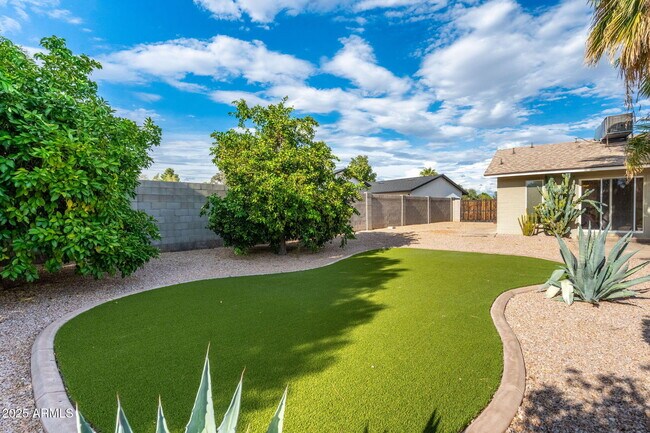 Building Photo - 15430 N 51st Pl