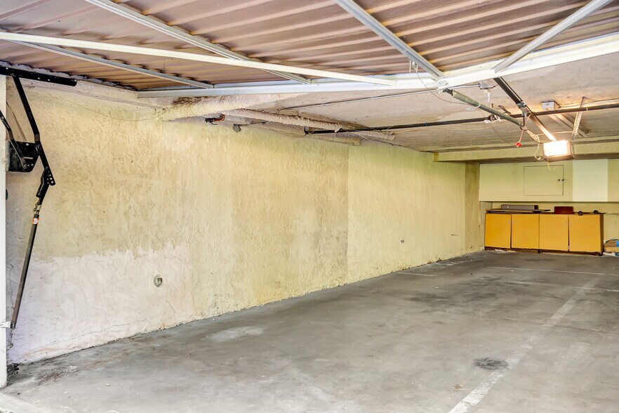 Building Photo - 7308 Corbin Ave