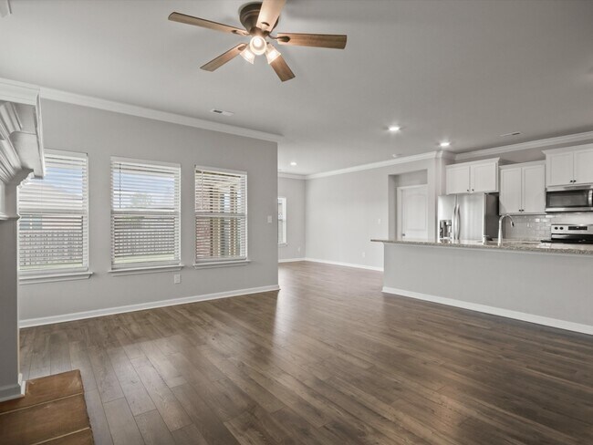 Building Photo - 227 Poplar Hollow Dr