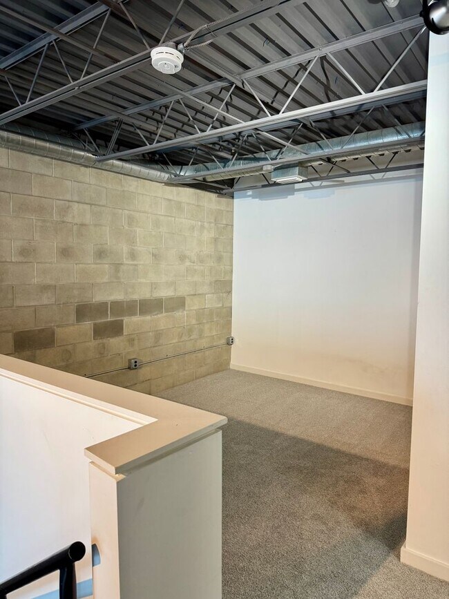 Building Photo - 5008 S MacDill Ave
