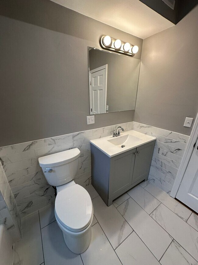 Building Photo - 95top