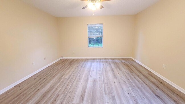 Building Photo - 7699 Blairwood Cir S