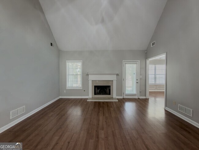 Building Photo - 593 Red Tip Ln