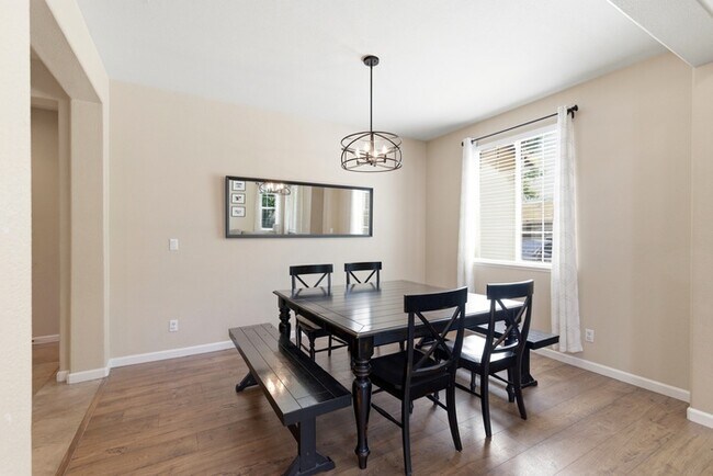 Building Photo - 1282 Seymour Cir
