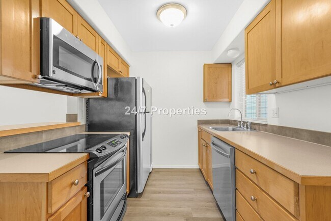 Building Photo - Enticing 3 Bed 1.5 Bath home in NE Salem!
