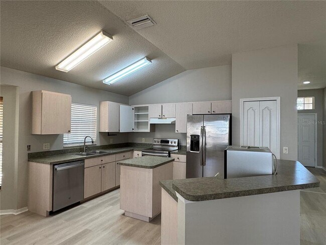 Building Photo - 1414 Trail Boss Ln