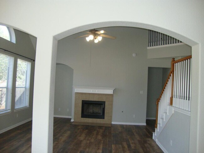 Building Photo - 914 Mesquite Hollow Pl