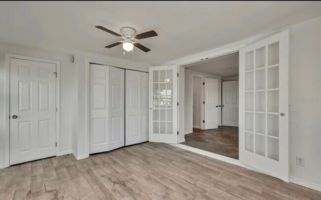 Building Photo - 12527 1st Isle